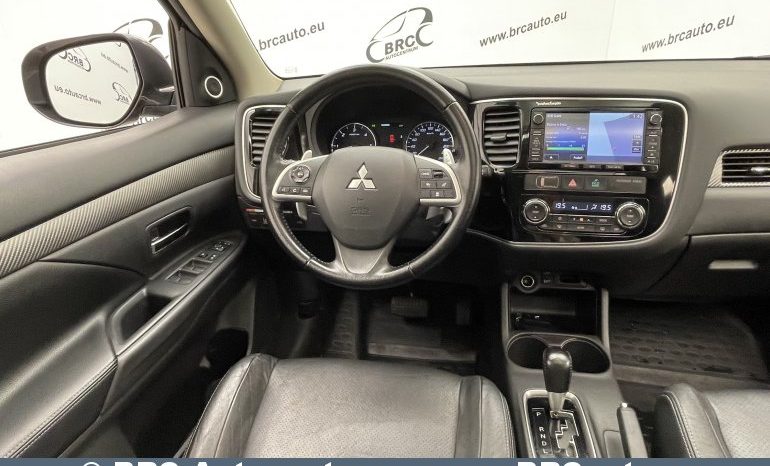 Mitsubishi Outlander 2.2 DiD Instyle 4WD Automatas 2015 full