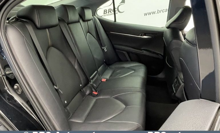Toyota Camry Sedan 2.5 Hybrid Executive e-CVT 2019 full