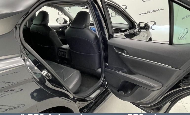 Toyota Camry Sedan 2.5 Hybrid Executive e-CVT 2019 full