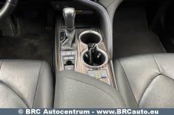 Toyota Camry Sedan 2.5 Hybrid Executive e-CVT 2019 full