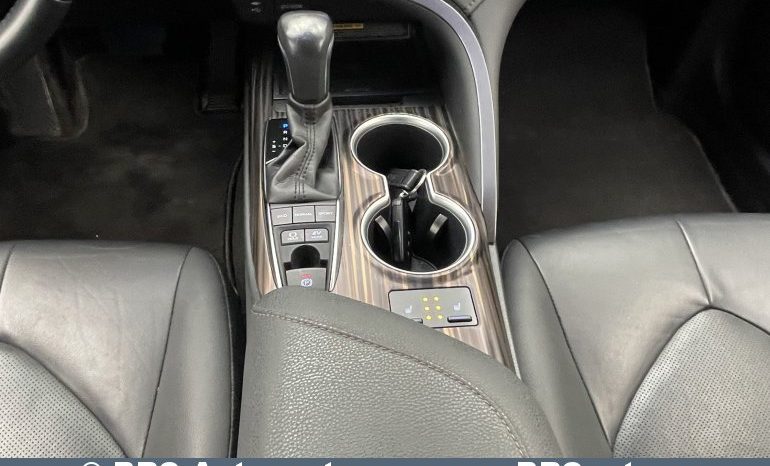 Toyota Camry Sedan 2.5 Hybrid Executive e-CVT 2019 full