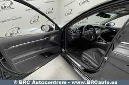 Toyota Camry Sedan 2.5 Hybrid Executive e-CVT 2019 full