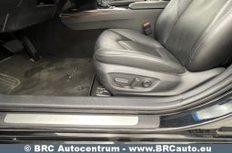 Toyota Camry Sedan 2.5 Hybrid Executive e-CVT 2019 full