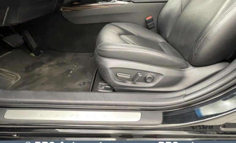 Toyota Camry Sedan 2.5 Hybrid Executive e-CVT 2019 full