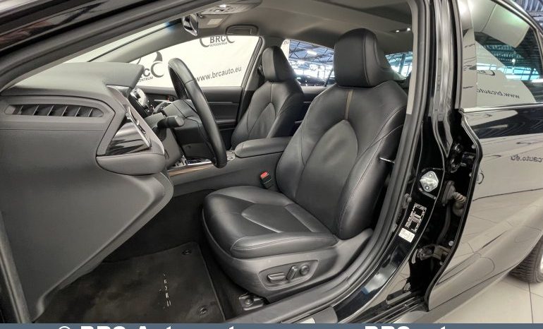 Toyota Camry Sedan 2.5 Hybrid Executive e-CVT 2019 full