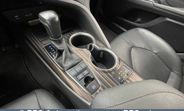 Toyota Camry Sedan 2.5 Hybrid Executive e-CVT 2019 full