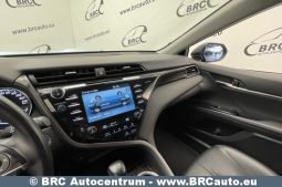 Toyota Camry Sedan 2.5 Hybrid Executive e-CVT 2019 full