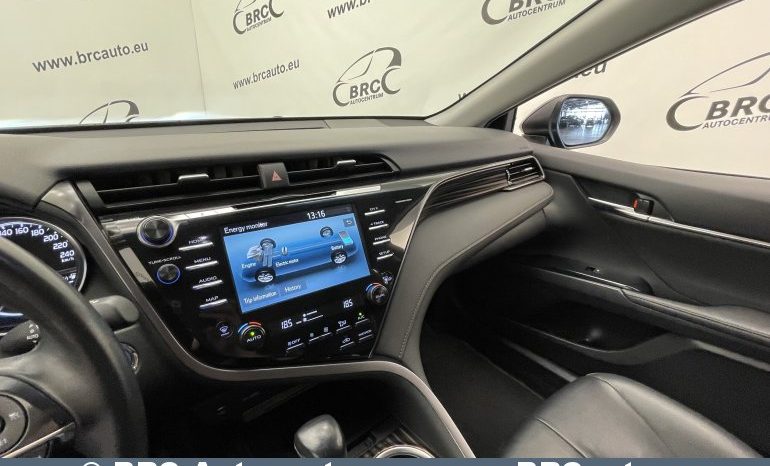 Toyota Camry Sedan 2.5 Hybrid Executive e-CVT 2019 full