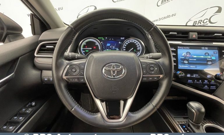 Toyota Camry Sedan 2.5 Hybrid Executive e-CVT 2019 full