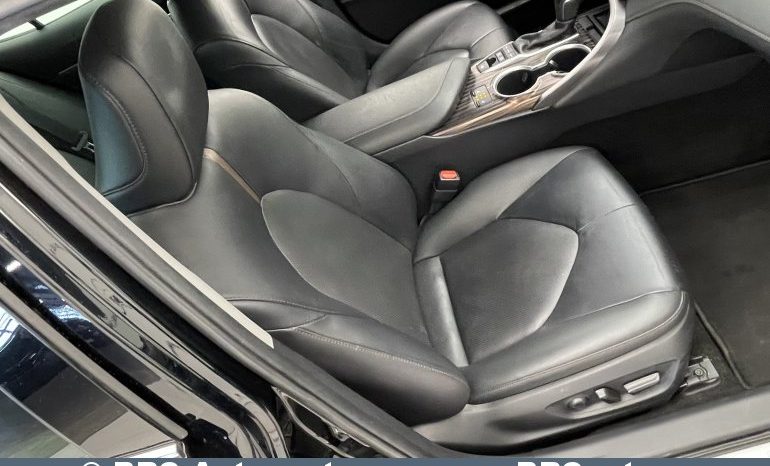 Toyota Camry Sedan 2.5 Hybrid Executive e-CVT 2019 full