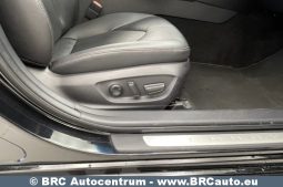 Toyota Camry Sedan 2.5 Hybrid Executive e-CVT 2019 full