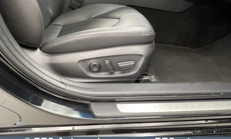 Toyota Camry Sedan 2.5 Hybrid Executive e-CVT 2019 full