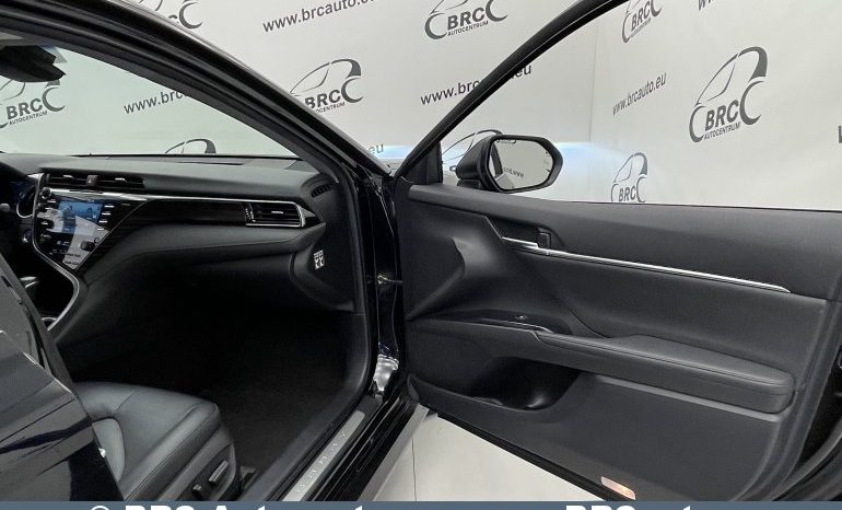 Toyota Camry Sedan 2.5 Hybrid Executive e-CVT 2019 full