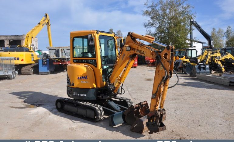 Hyundai R25Z-9AK !Gamyklinė garantija! 2018 full