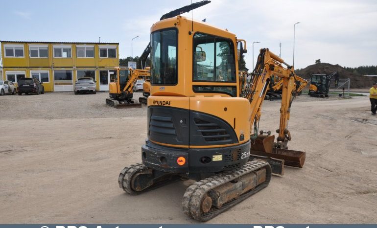Hyundai R25Z-9AK Garantija 2018 full