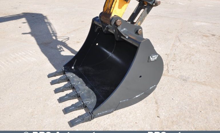 Hyundai R300LC-9A L/R Long Reach 2015 full