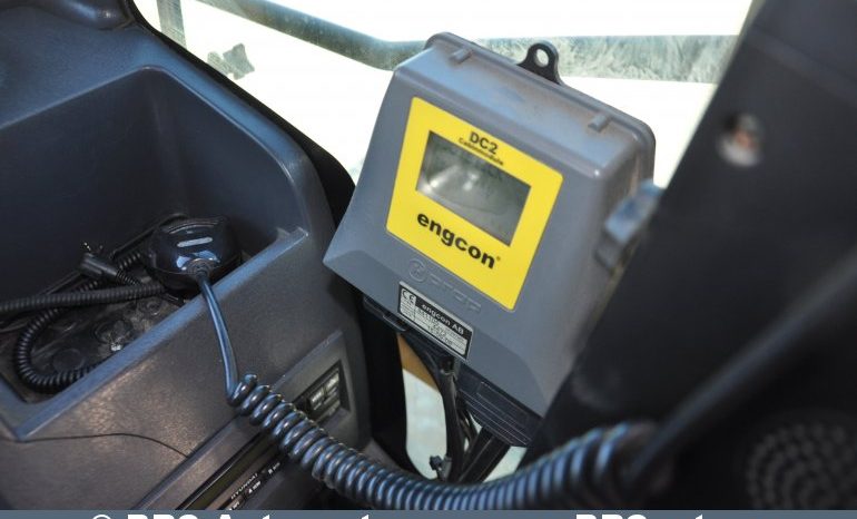 Hyundai R300LC-9A L/R Long Reach 2015 full
