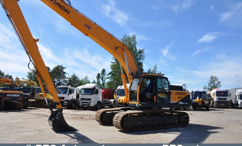 Hyundai R300LC-9A L/R Long Reach 2015 full