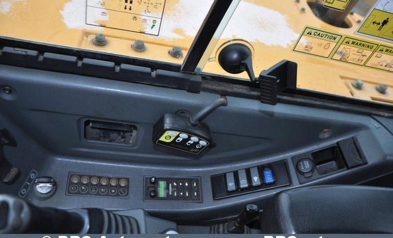Hyundai R60CR-9A  2015 full
