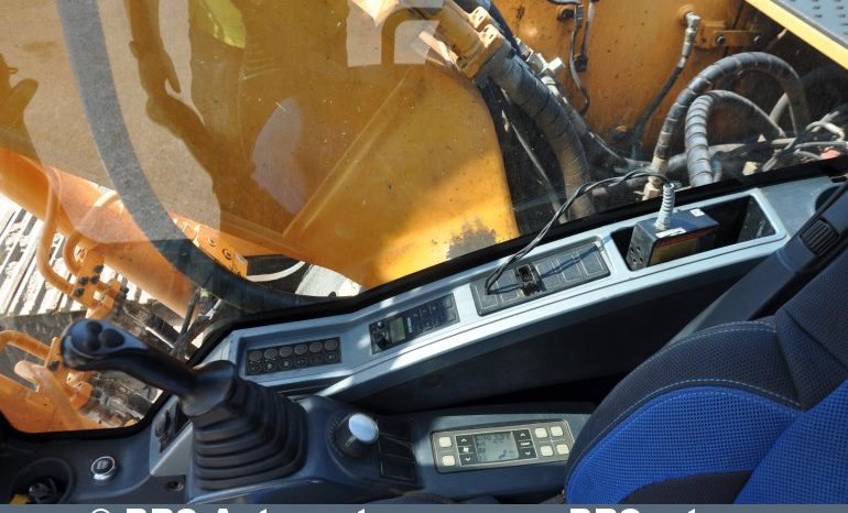Hyundai R220LC-9A  2015 full