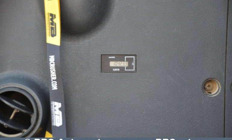 Hyundai R220LC-9A  2015 full