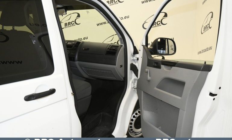 Volkswagen Caravelle 2.0 TDI CR 2015 full