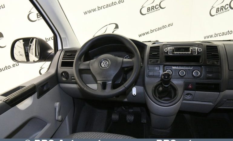 Volkswagen Caravelle 2.0 TDI CR 2015 full