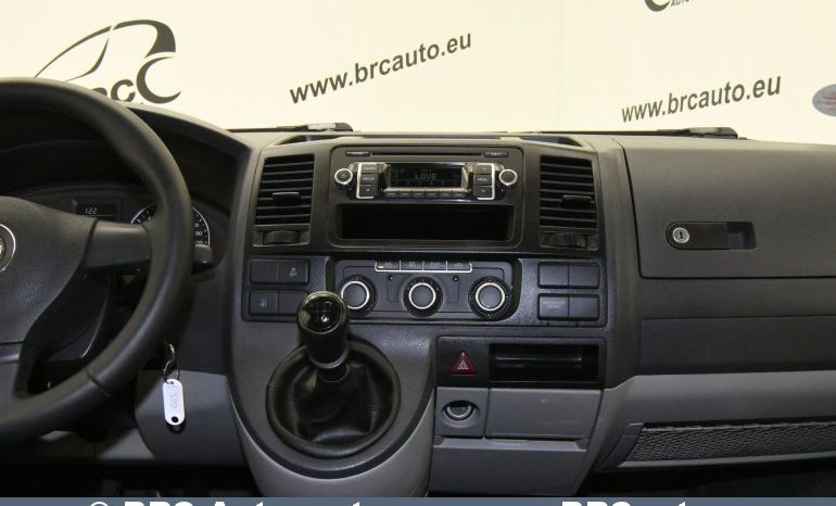 Volkswagen Caravelle 2.0 TDI CR 2015 full
