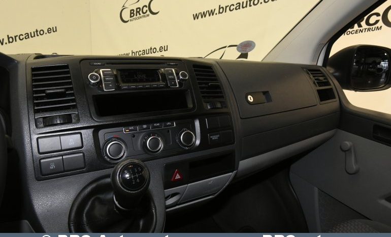 Volkswagen Caravelle 2.0 TDI CR 2015 full