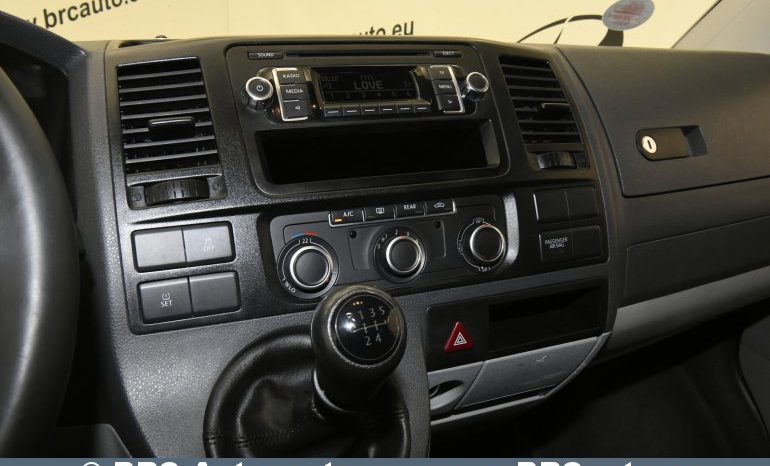 Volkswagen Caravelle 2.0 TDI CR 2015 full