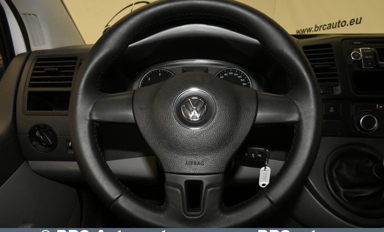 Volkswagen Caravelle 2.0 TDI CR 2015 full