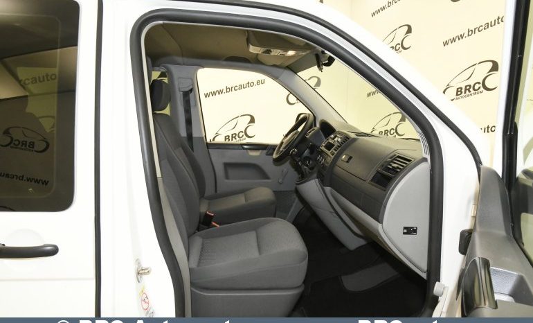 Volkswagen Caravelle 2.0 TDI CR 2015 full