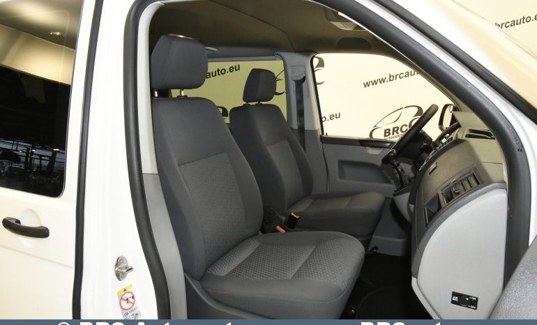 Volkswagen Caravelle 2.0 TDI CR 2015 full