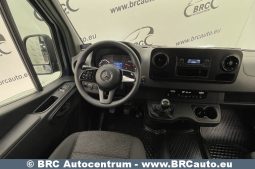 Mercedes-Benz Sprinter 317 CDI Tourer 2023 full