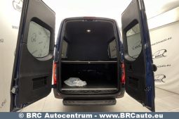 Mercedes-Benz Sprinter 317 CDI Tourer 2023 full