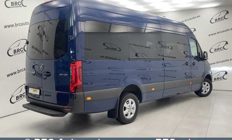 Mercedes-Benz Sprinter 317 CDI Tourer 2023 full
