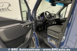 Mercedes-Benz Sprinter 317 CDI Tourer 2023 full