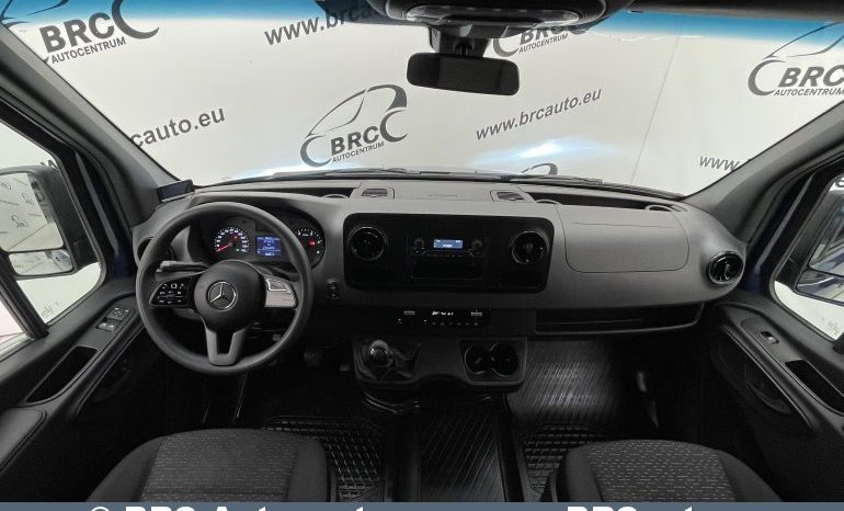 Mercedes-Benz Sprinter 317 CDI Tourer 2023 full