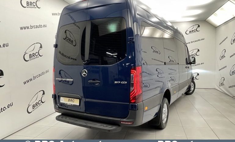 Mercedes-Benz Sprinter 317 CDI Tourer 2023 full