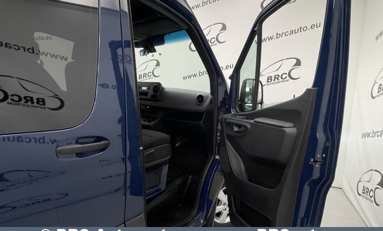 Mercedes-Benz Sprinter 317 CDI Tourer 2023 full