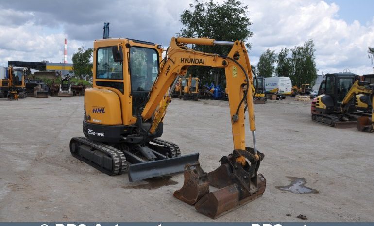Hyundai R25Z-9AK Garantija 2019 full
