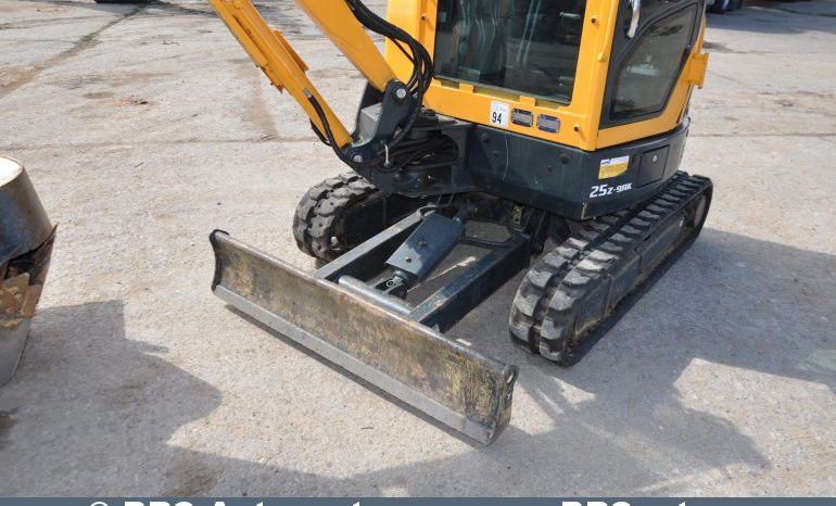 Hyundai R25Z-9AK  2017 full