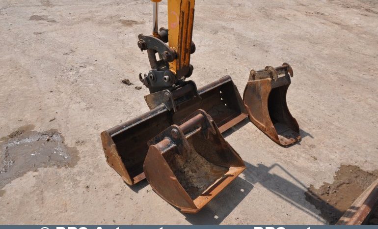Hyundai R25Z-9AK !Garantija! 2018 full