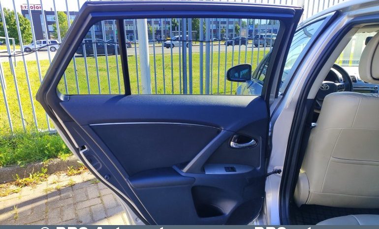 Toyota Avensis 2.2 D-CAT Wagon Automatas 2011 full