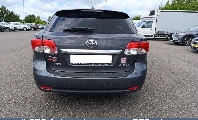 Toyota Avensis Combi 2.2 D-4D Executive Automatas 2015 full