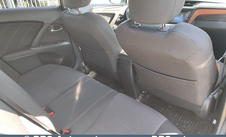 Toyota Avensis 2.0 2017 full