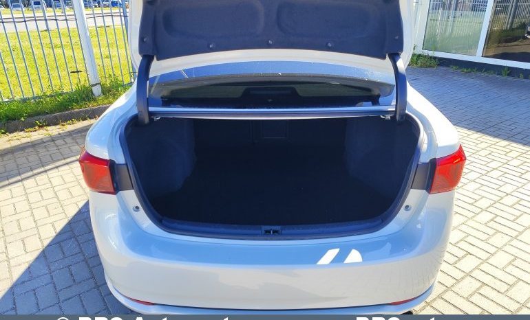 Toyota Avensis 2.0 2017 full