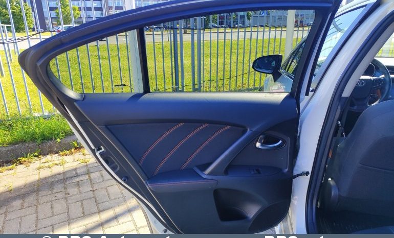Toyota Avensis 2.0 2017 full