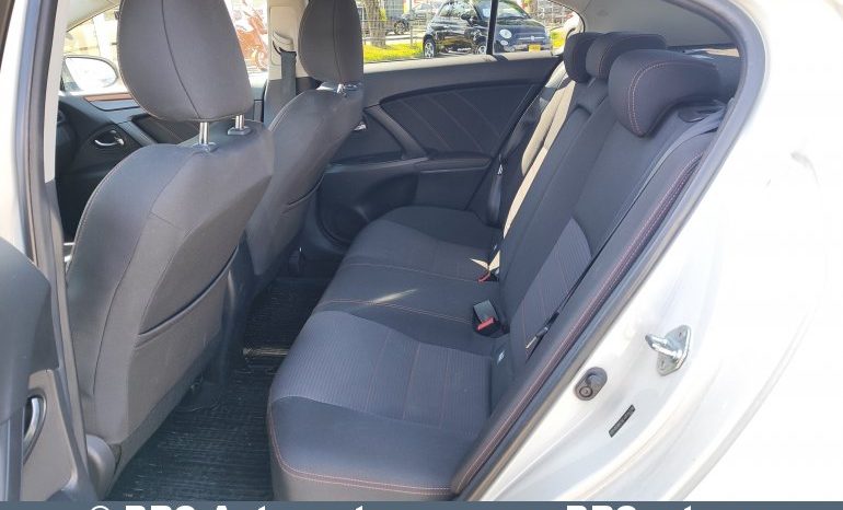 Toyota Avensis 2.0 2017 full