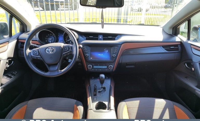 Toyota Avensis 2.0 2017 full